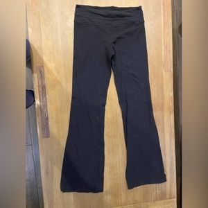 black lululemon flare leggings size 6
